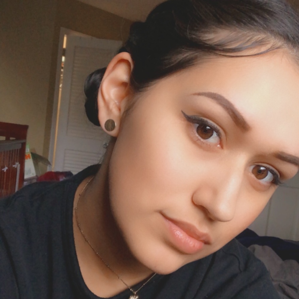 Meet your Posher, Nadia